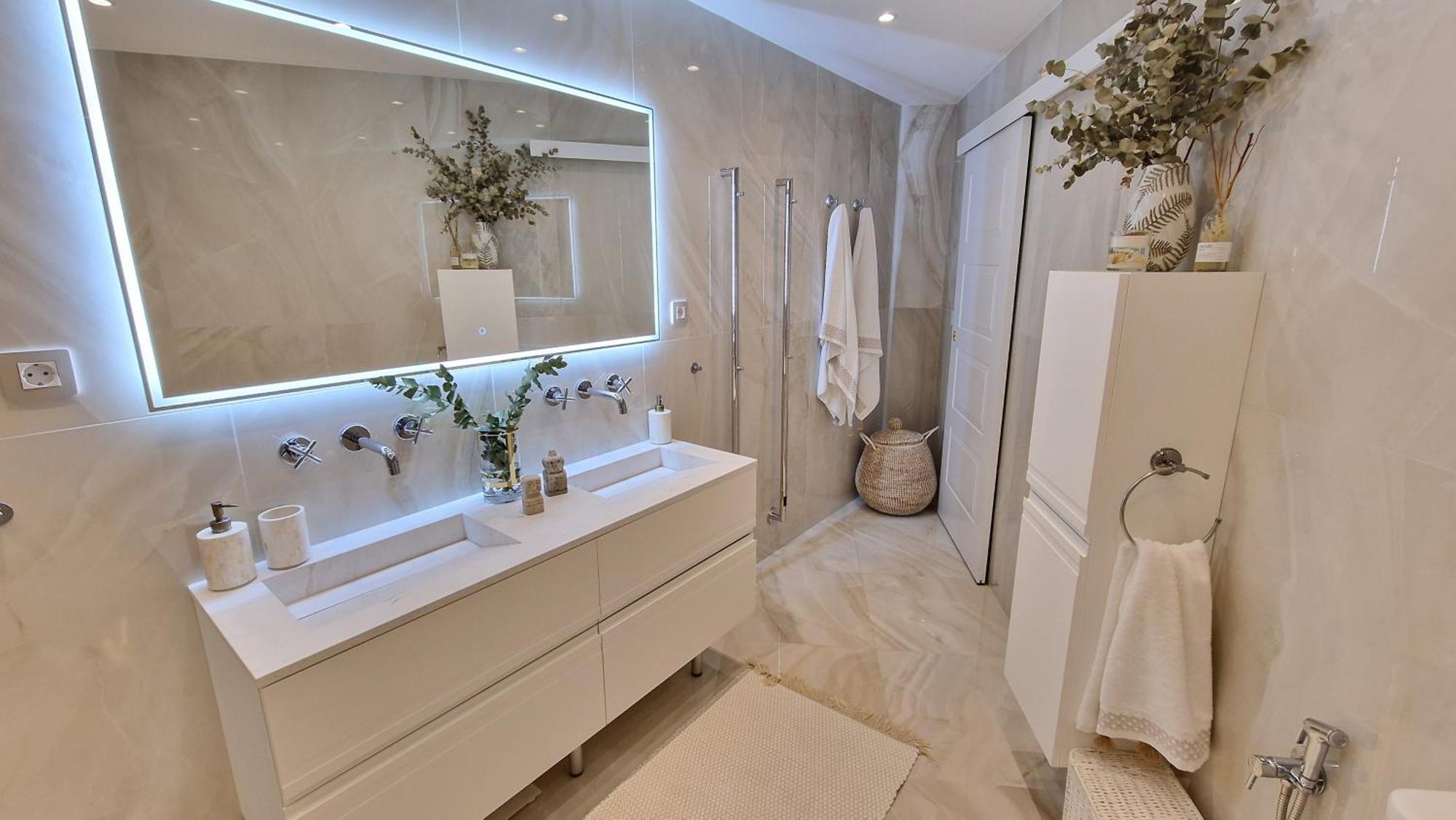 Apartment Sun & Palms - Luxurious 2 Bedroom With A Great Pool Area