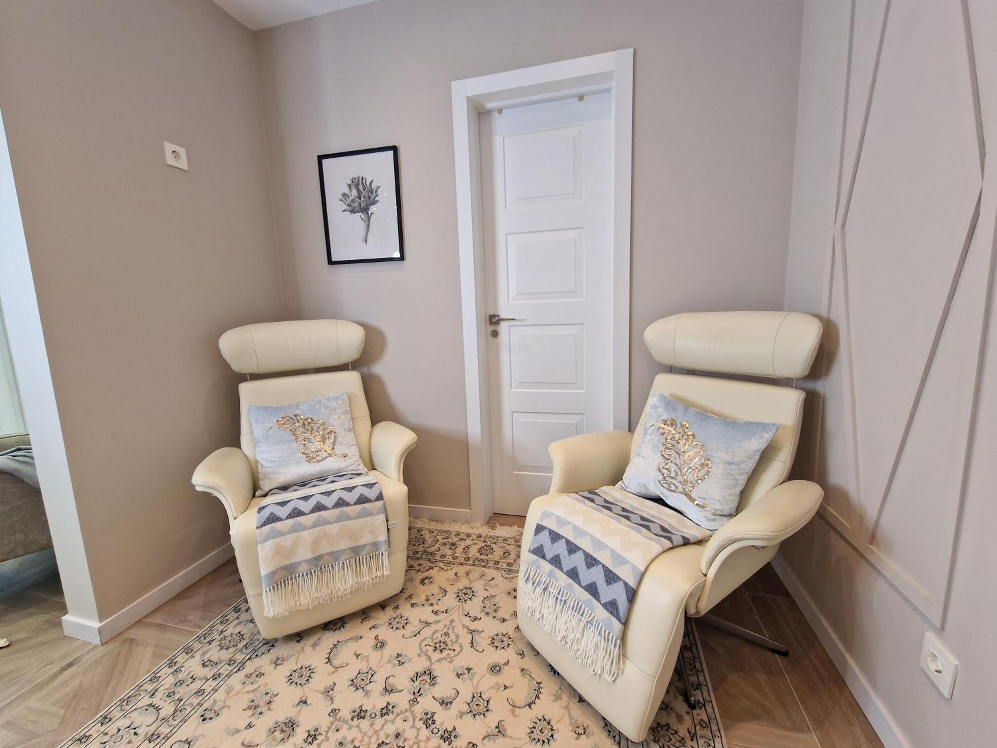 Sun & Palms - Luxurious 2 Bedroom With A Great Pool Area Apartment *