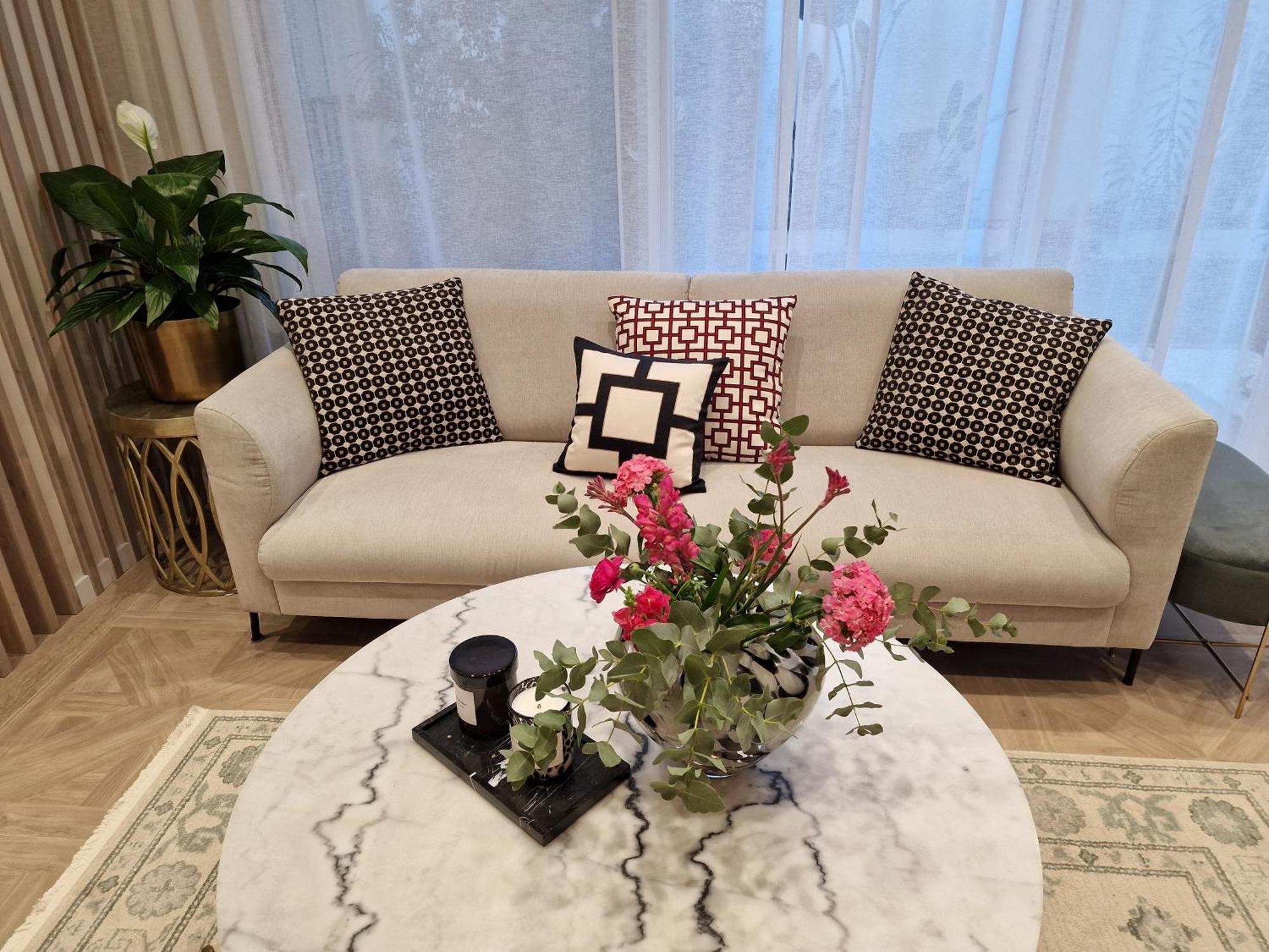 Sun & Palms - Luxurious 2 Bedroom With A Great Pool Area